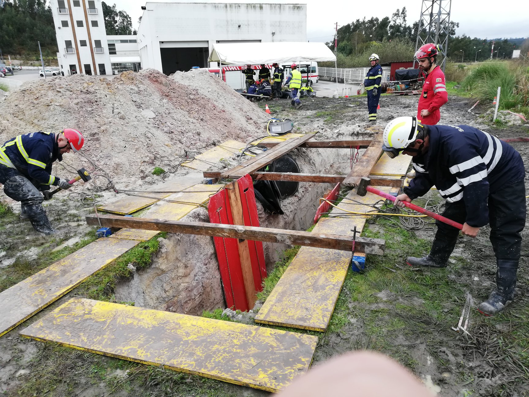 Equipa especializada multidisciplinar de intervenção de busca, socorro a sinistros, náufragos, prevenção e combate a incêndios da AHBVOB