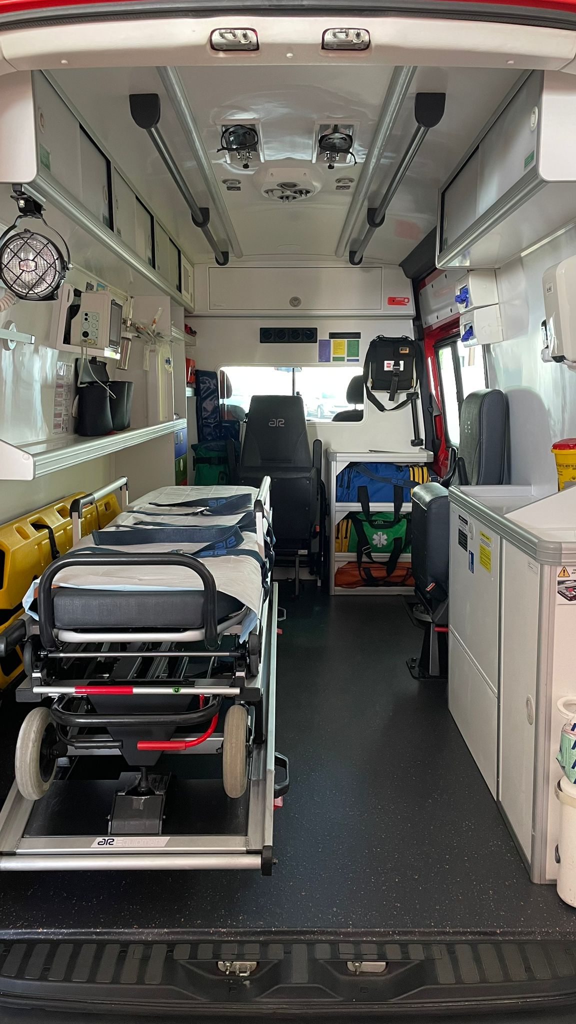 Centro de operações e atendimento emergências, INEM, de intervenção, salvamento e socorro a sinistros e combate a incêndios da AHBVOB - Associação Humanitária De Bombeiros Voluntários De Oliveira Do Bairro